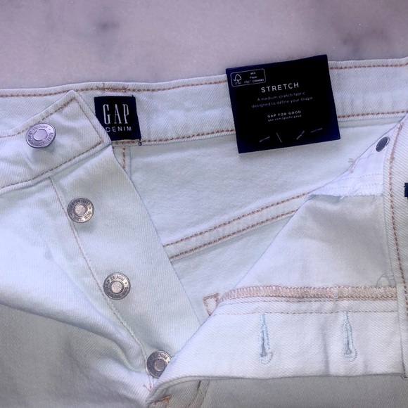 Distressed shorts - Picture 3 of 3